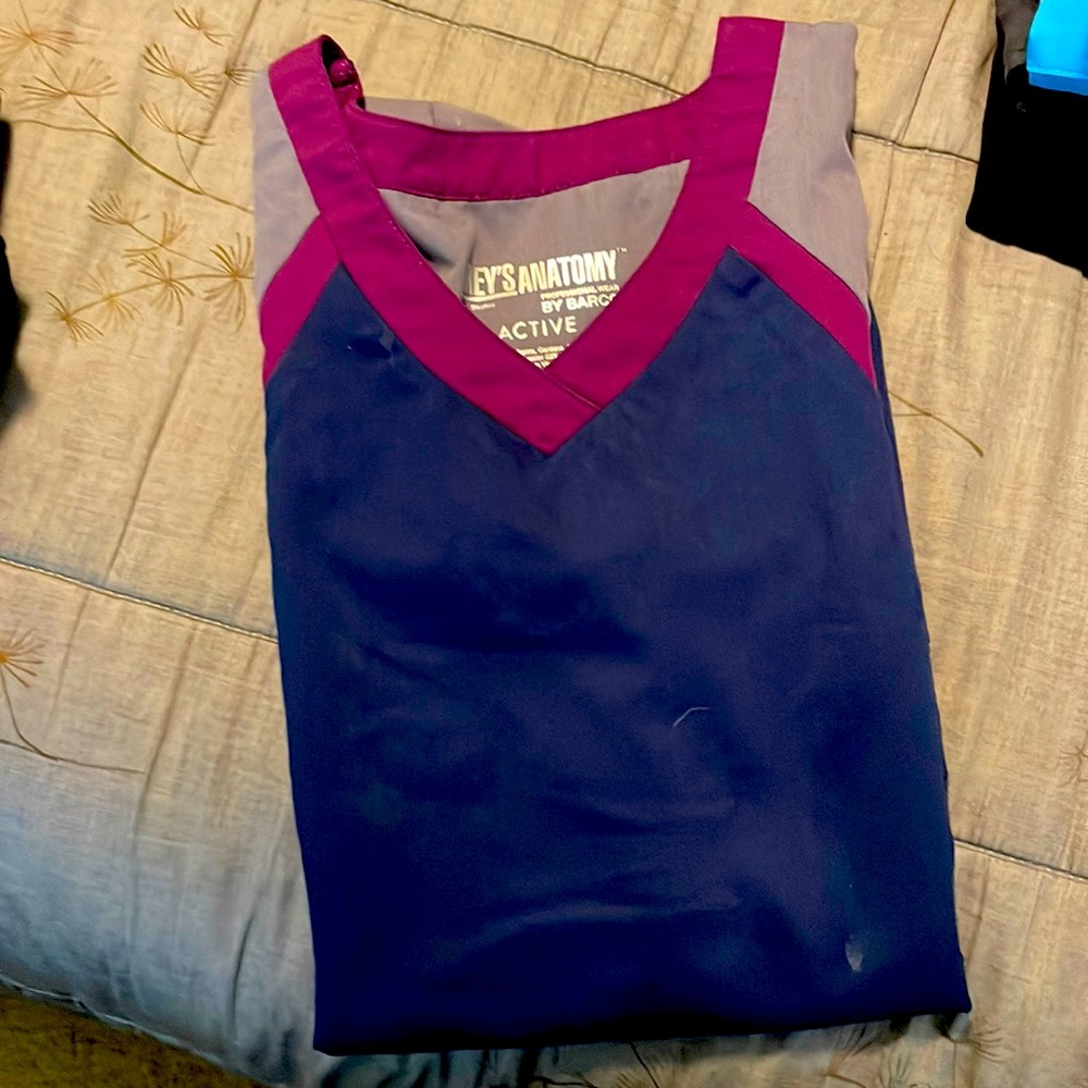 Greys Anatomy scrub top size M